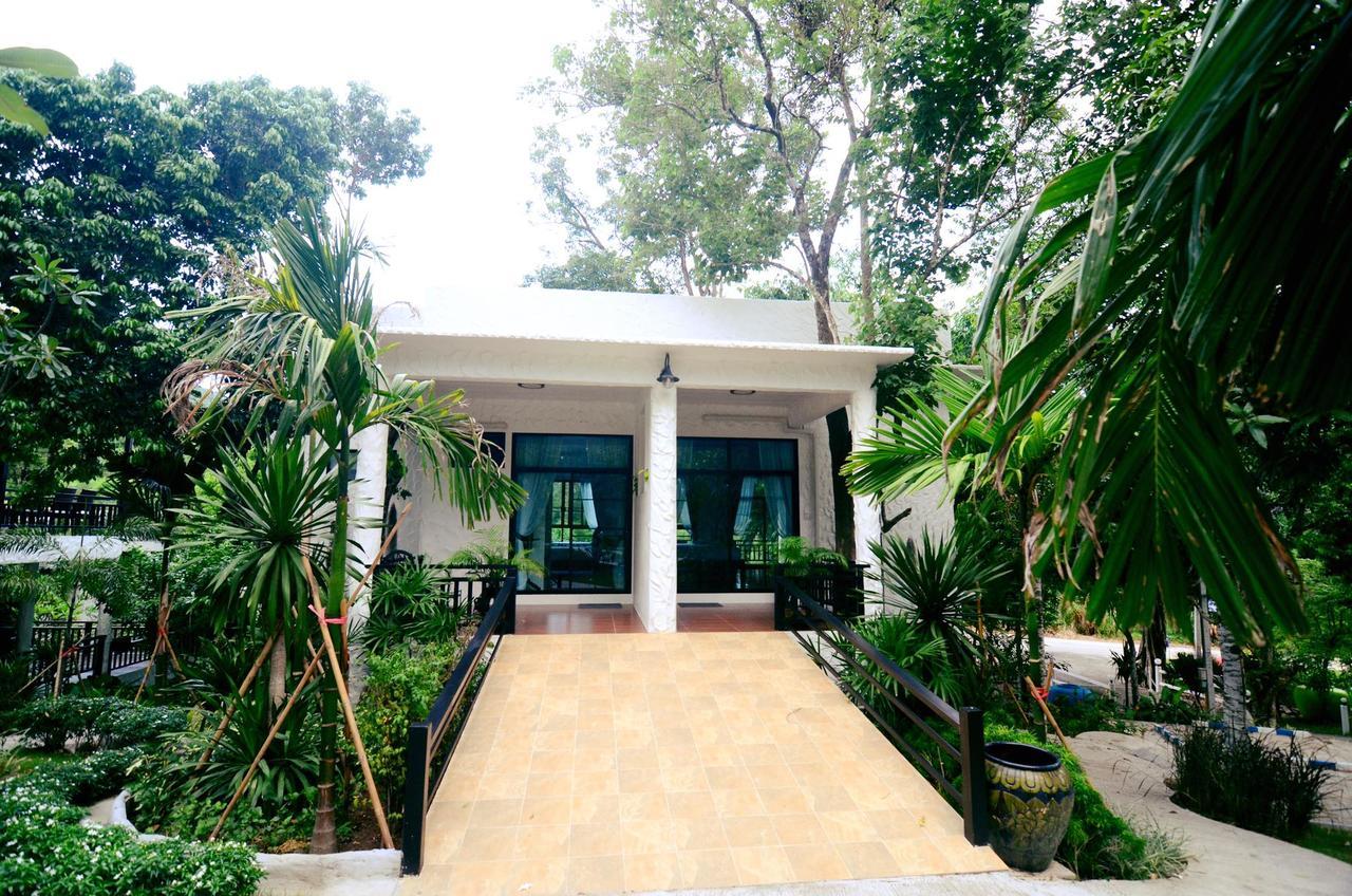Silver Garden Resort Suan Phueng Luaran gambar